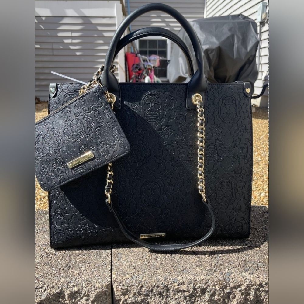 Betsey Johnson XOKIARA Skull & Roses Bag (Extra Large)